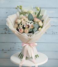 Букет цветов из:  Розы и Лизиантусы в Веселом
