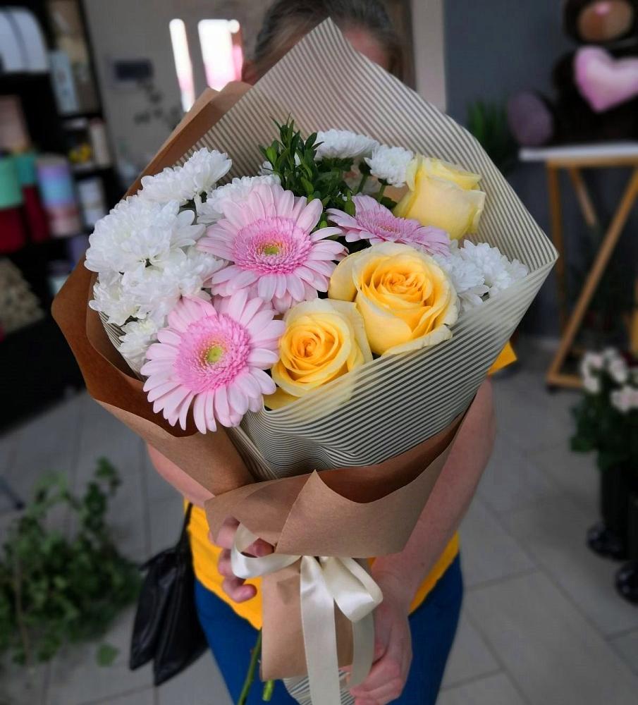 Букет цветов из: Герберы, Розы и Хризантемы в Веселом