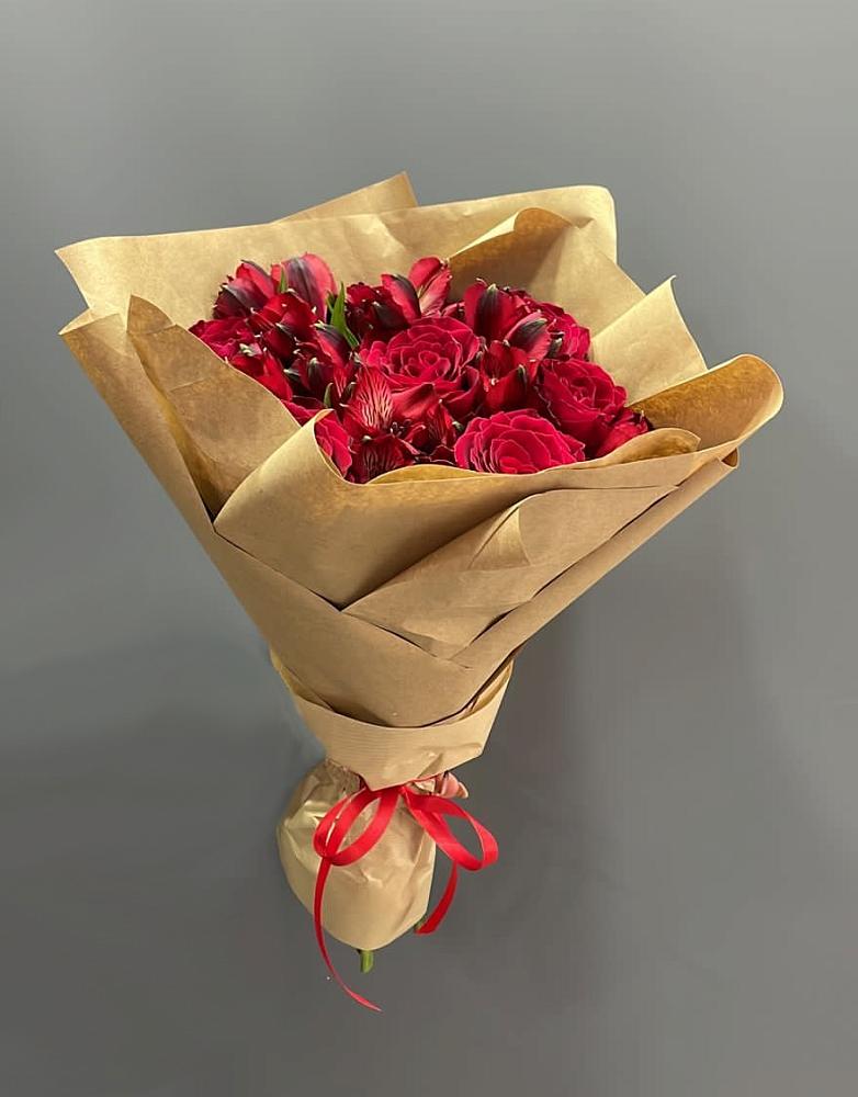 Букет цветов из: Альстромерии и Розы в Веселом