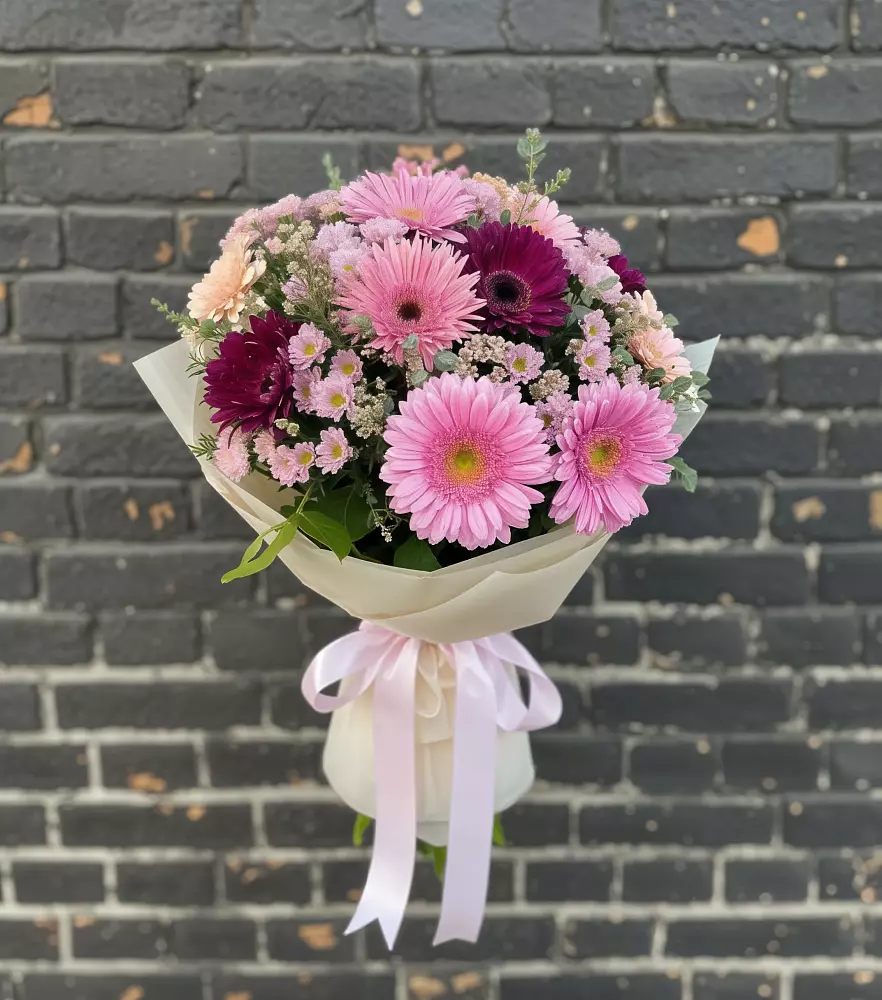 Букет цветов из: Герберы и Хризантемы в Веселом