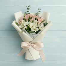 Букет цветов из:  Альстромерии в Веселом