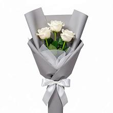 Букет 3 белые розы в Веселом