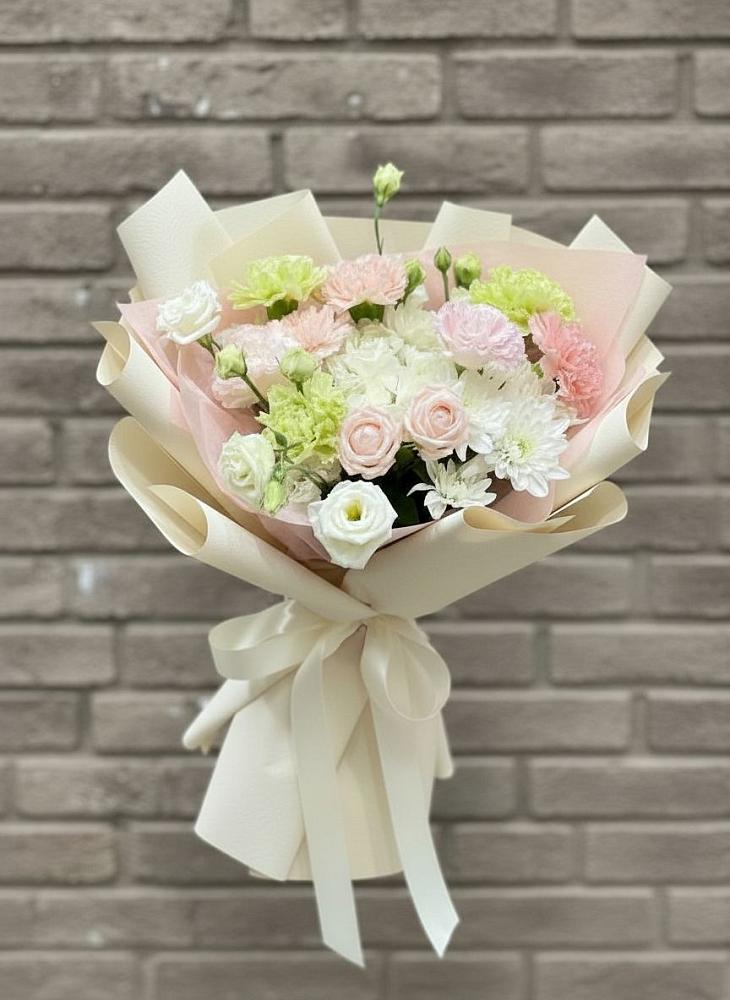 Букет цветов из: Гвоздики, Розы, Лизиантусы и Хризантемы в Веселом