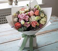 Букет цветов из:  Розы, Лизиантусы и Гвоздики #REPLACE_PRED# Веселом