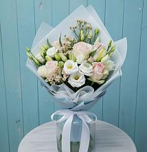 Букет цветов из:  Розы и Лизиантусы в Веселом