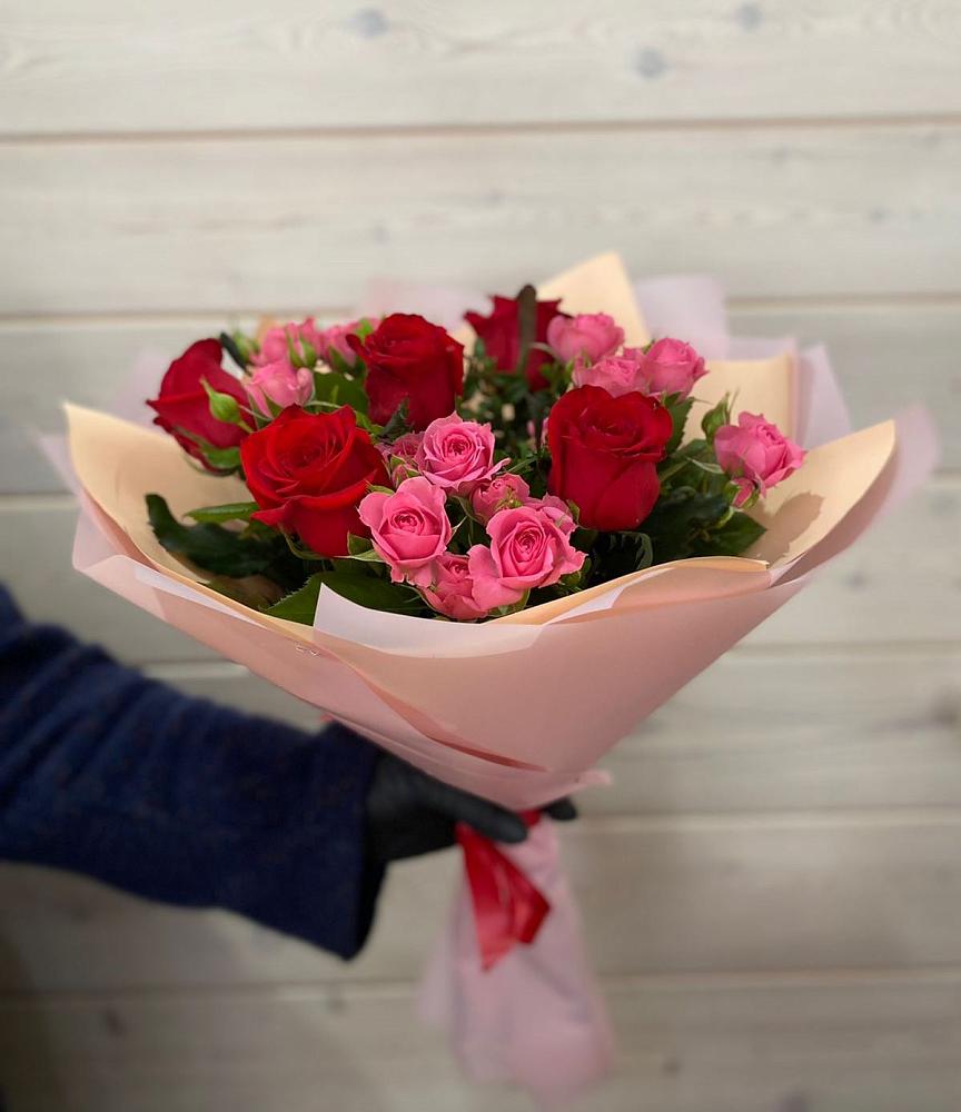 Букет цветов из: Розы в Веселом
