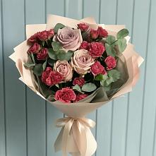 Букет цветов из:  Гвоздики и Розы в Веселом