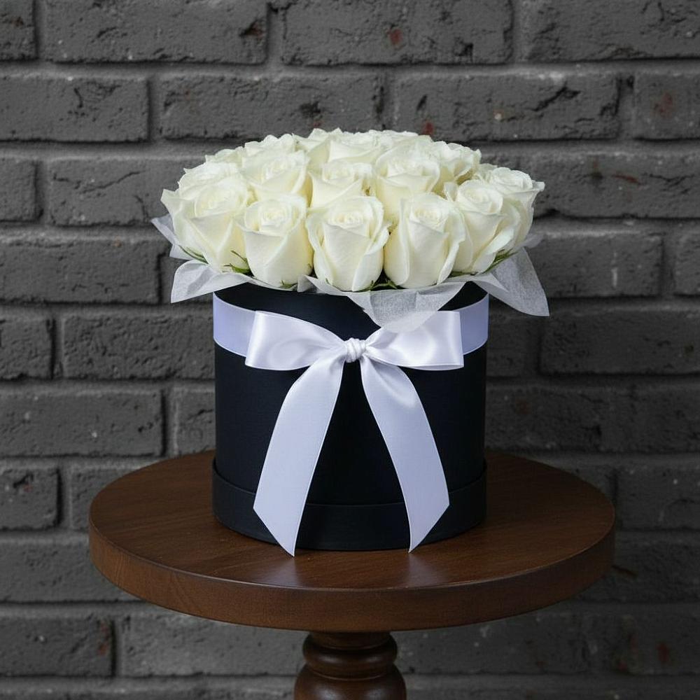 Цветочная композиция из Розы в шляпной коробке в Веселом