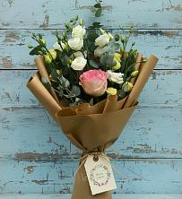 Букет цветов из:  Розы и Лизиантусы в Веселом