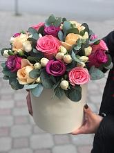 Цветочная композиция из Розы в шляпной коробке в Веселом