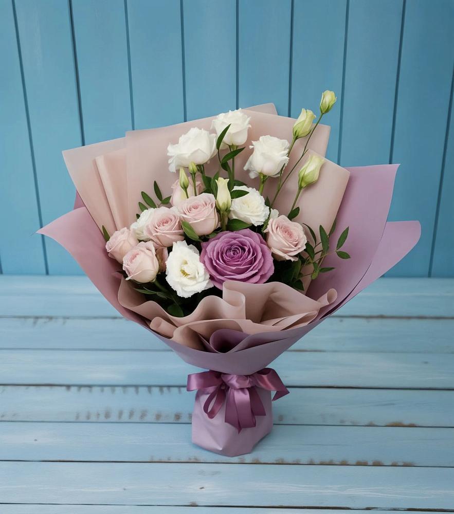 Букет цветов из: Розы и Лизиантусы в Веселом